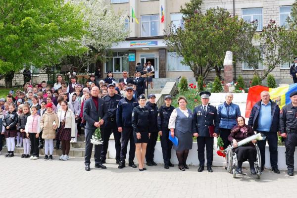 Eroii nu sunt uitați: activități de comemorare în școlile din Republica Moldova