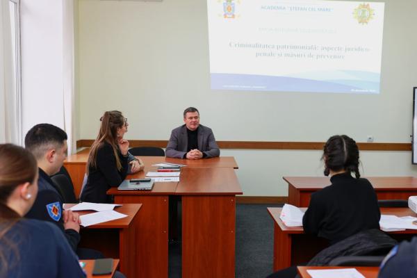 Masă rotundă studențească dedicată criminalității patrimoniale, organizată de cercul științific „Gaudeamus”