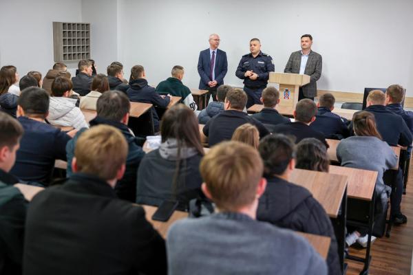 „Absolventul lunii’’ aduce inspirație tinerelor generații – Stanislav Secrieru la Academia „Ştefan cel Mare”