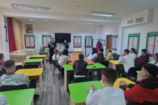 Mii de elevi informați: Academia „Ștefan cel Mare” încheie vizitele în liceele din Republica Moldova