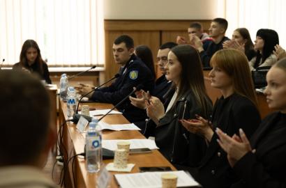 Masa rotundă studențească dedicată protecției mediului, organizată la Academia „Ștefan cel Mare” imaginea 6