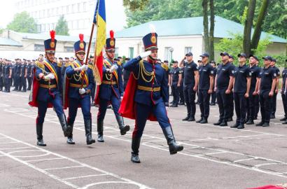 Noua promoție de ofițeri și subofițeri a depus Jurământul solemn imaginea 14