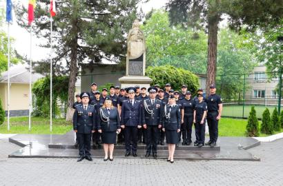 Noua promoție de ofițeri și subofițeri a depus Jurământul solemn imaginea 9