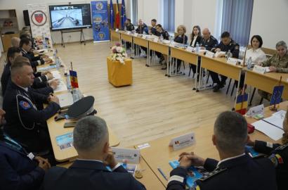 Implicare instituțională în dialog internațional privind comunicarea în forțele de ordine imaginea 8