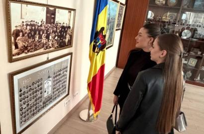 Vizită de studiu a studenților la Parlamentul Republicii Moldova imaginea 3