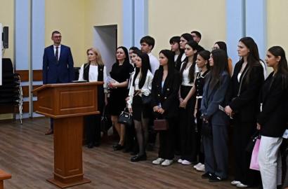 Viitorii juriști în dialog cu profesioniști ai sistemului de justiție imaginea 2