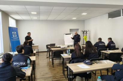 Curs de formare profesională privind fenomenul violenței în familie, organizat la Academia „Ștefan cel Mare” imagine 9