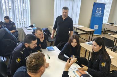 Curs de formare profesională privind fenomenul violenței în familie, organizat la Academia „Ștefan cel Mare” imagine 3