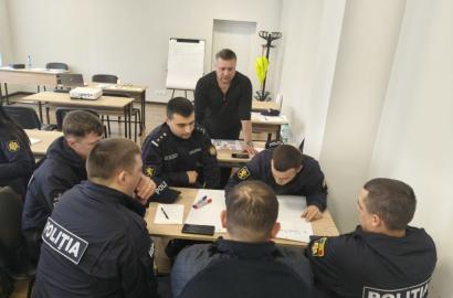 Curs de formare profesională privind fenomenul violenței în familie, organizat la Academia „Ștefan cel Mare” imagine 2