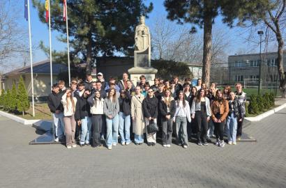 Academia „Ștefan cel Mare” a MAI continuă activitățile de orientare profesională pentru elevi imagine 15