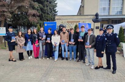 Eveniment educaţional dedicat promovării studiilor şi orientării în carieră imagine 10