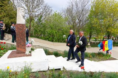Eroii nu sunt uitați: activități de comemorare în școlile din Republica Moldova imagine 9