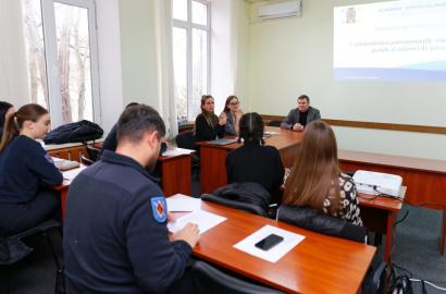 Masă rotundă studențească dedicată criminalității patrimoniale, organizată de cercul științific „Gaudeamus” imagine 5