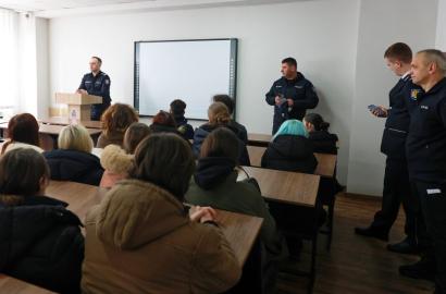 „Ziua ușilor deschise” la Academia „Ștefan cel Mare” – oportunități de studiu pentru viitorii absolvenți imagine 17