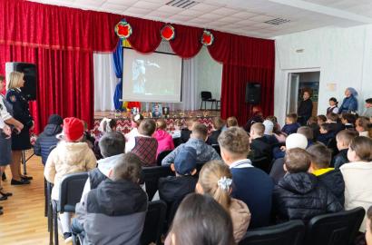 Eroii nu sunt uitați: activități de comemorare în școlile din Republica Moldova imagine 12