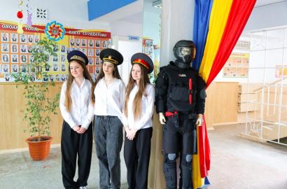 Eroii nu sunt uitați: activități de comemorare în școlile din Republica Moldova imagine 25