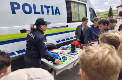 Eroii nu sunt uitați: activități de comemorare în școlile din Republica Moldova imagine 22