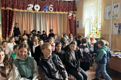 Eroii nu sunt uitați: activități de comemorare în școlile din Republica Moldova imagine 14