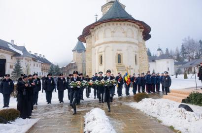 „Mănăstirea Putna unește” – inaugurarea Plăcii omagiale a Academiei „Ștefan cel Mare” imagine 11