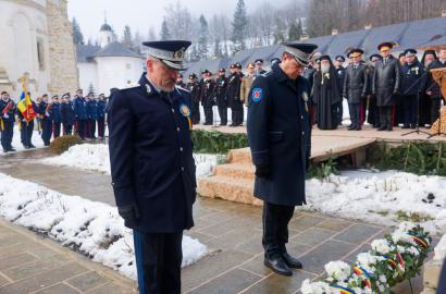 „Mănăstirea Putna unește” – inaugurarea Plăcii omagiale a Academiei „Ștefan cel Mare” imagine 9
