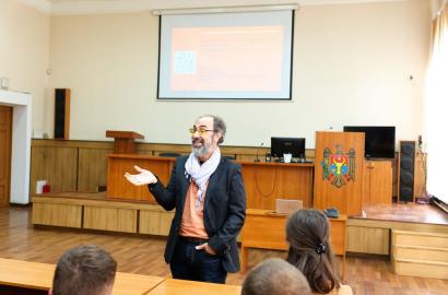 Lecție publică internațională la Departamentul limbi străine al Academiei „Ștefan cel Mare” imaginea 3