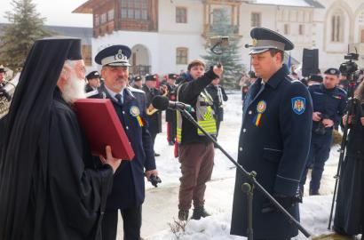 „Mănăstirea Putna unește” – inaugurarea Plăcii omagiale a Academiei „Ștefan cel Mare” imagine 4