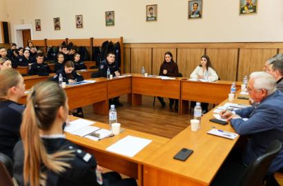 Masă rotundă dedicată celor 35 de ani ai Academiei „Ștefan cel Mare” imagine 5