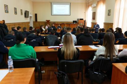 Masă rotundă dedicată celor 35 de ani ai Academiei „Ștefan cel Mare” imagine 4