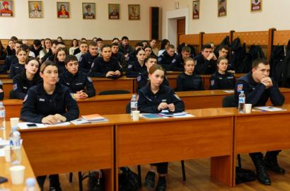 Masă rotundă dedicată celor 35 de ani ai Academiei „Ștefan cel Mare” imagine 2
