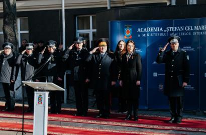 Angajament pentru lege și cetățeni: noii ofițeri și subofițeri au depus Jurământul imagine 16