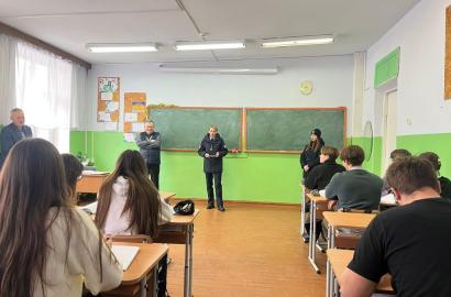 Academia „Ștefan cel Mare” a MAI a dat startul vizitelor de informare în liceele din țară imagine 6