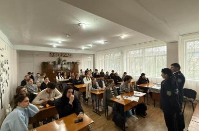 Mii de elevi informați: Academia „Ștefan cel Mare” încheie vizitele în liceele din Republica Moldova imagine 10