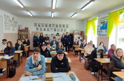 Mii de elevi informați: Academia „Ștefan cel Mare” încheie vizitele în liceele din Republica Moldova imagine 13