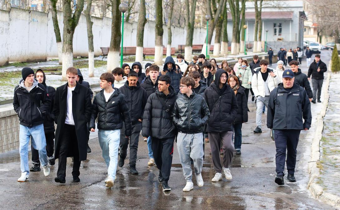 „Ziua ușilor deschise” la Academia „Ștefan cel Mare” – oportunități de studiu pentru viitorii absolvenți