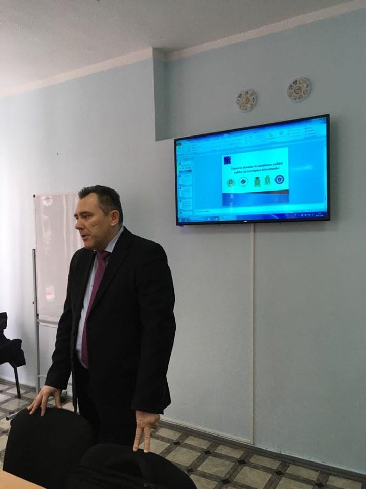 Discuţii în cadrul lecţiei publice dedicate Education for eDrone